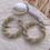 Miniature : Boucles d'oreilles torsadées kaki clair 50mm