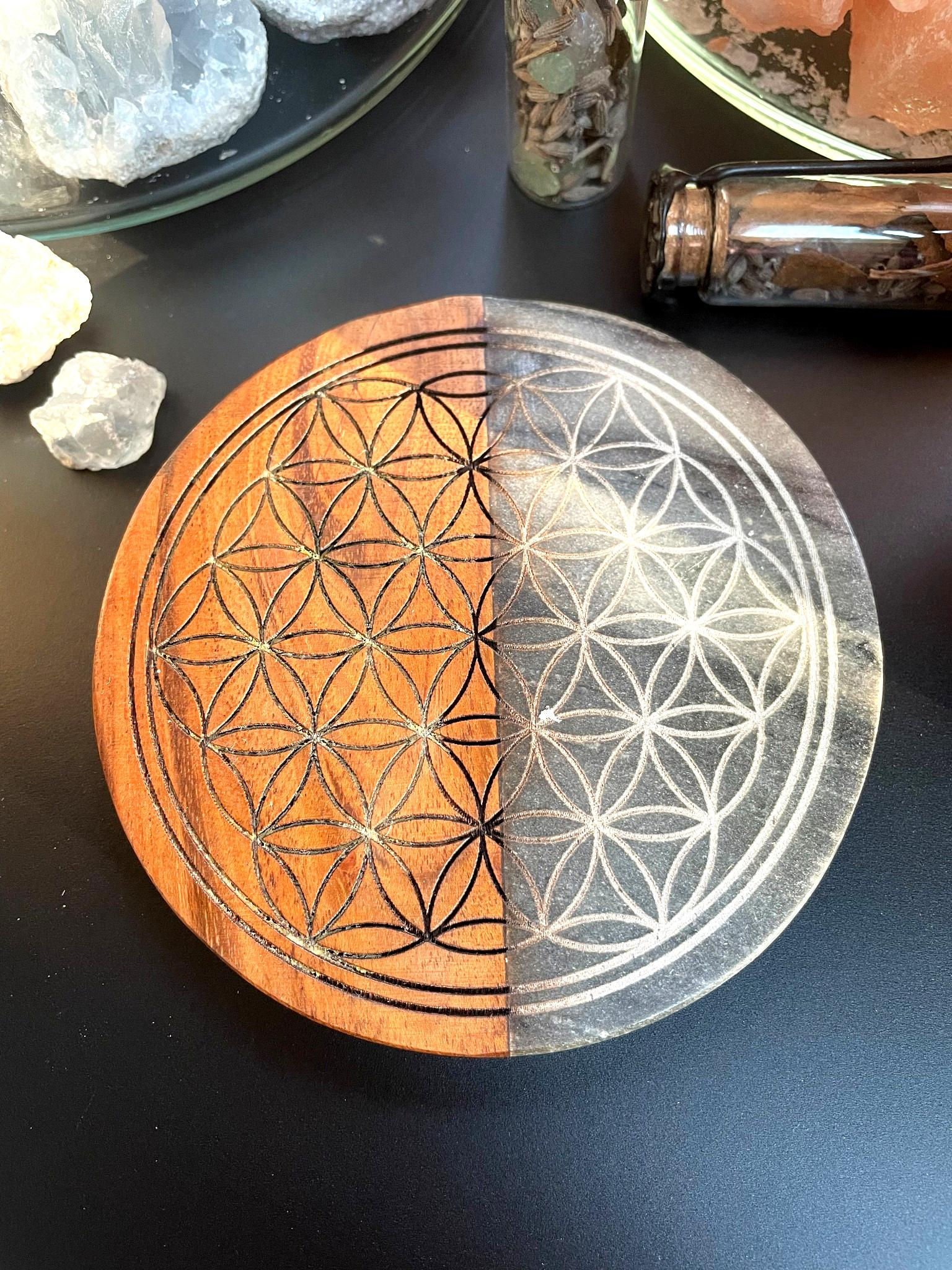Plaque de rechargement en bois et marbre | Fleur de vie