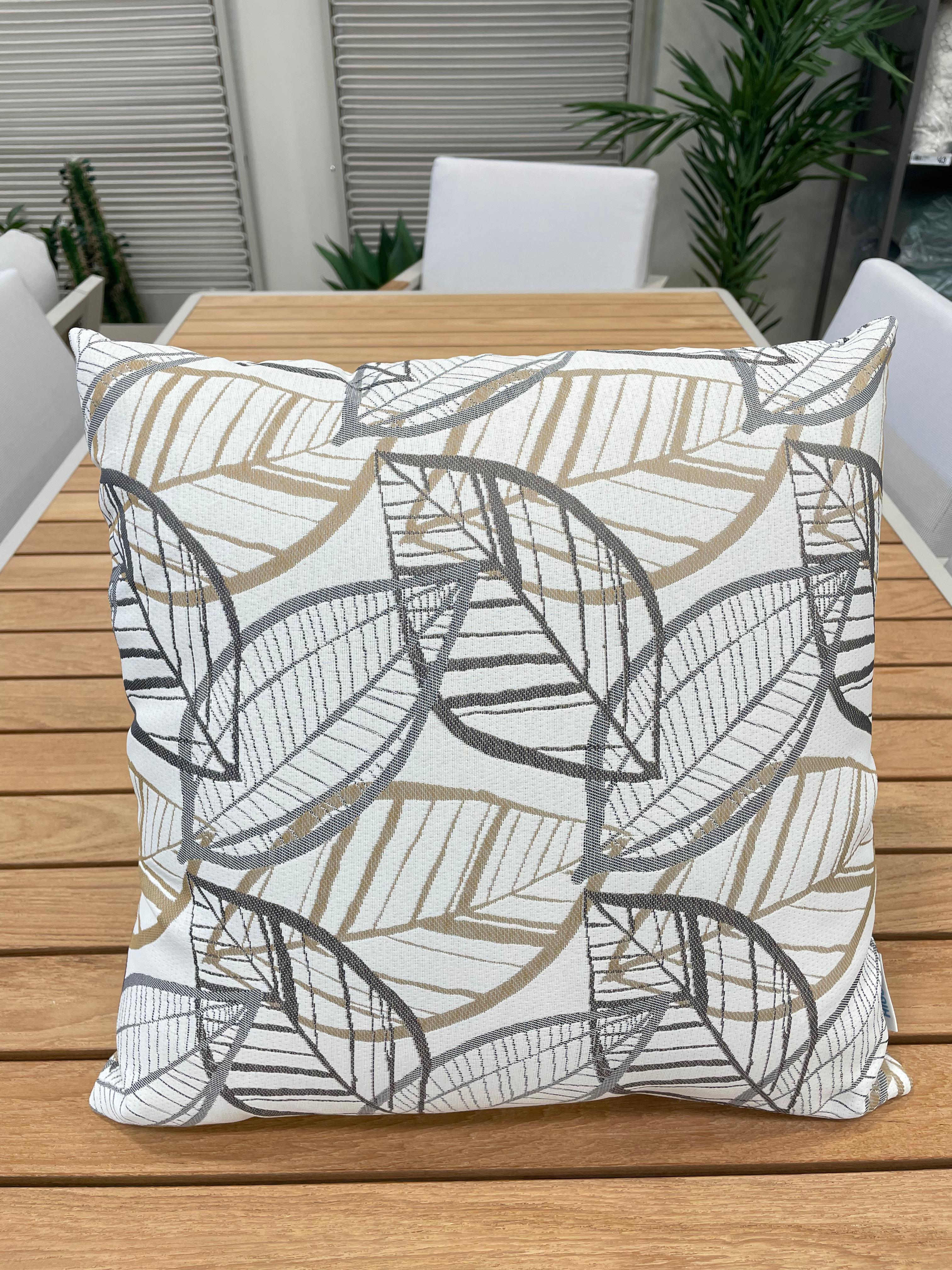 Higold Cushion Leaf Gold Acrylic
