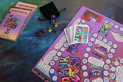 Drink City Brettspiel mit Spielbrett, Karten, Würfeln, Spielfiguren und Shotgläsern für Erwachsene.
