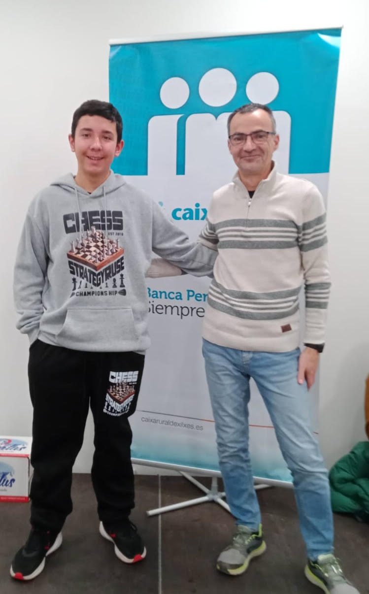 Daniel Fernández Tomsa 3r cadet i Paco Morán Marzal 3r en la general absoluta.