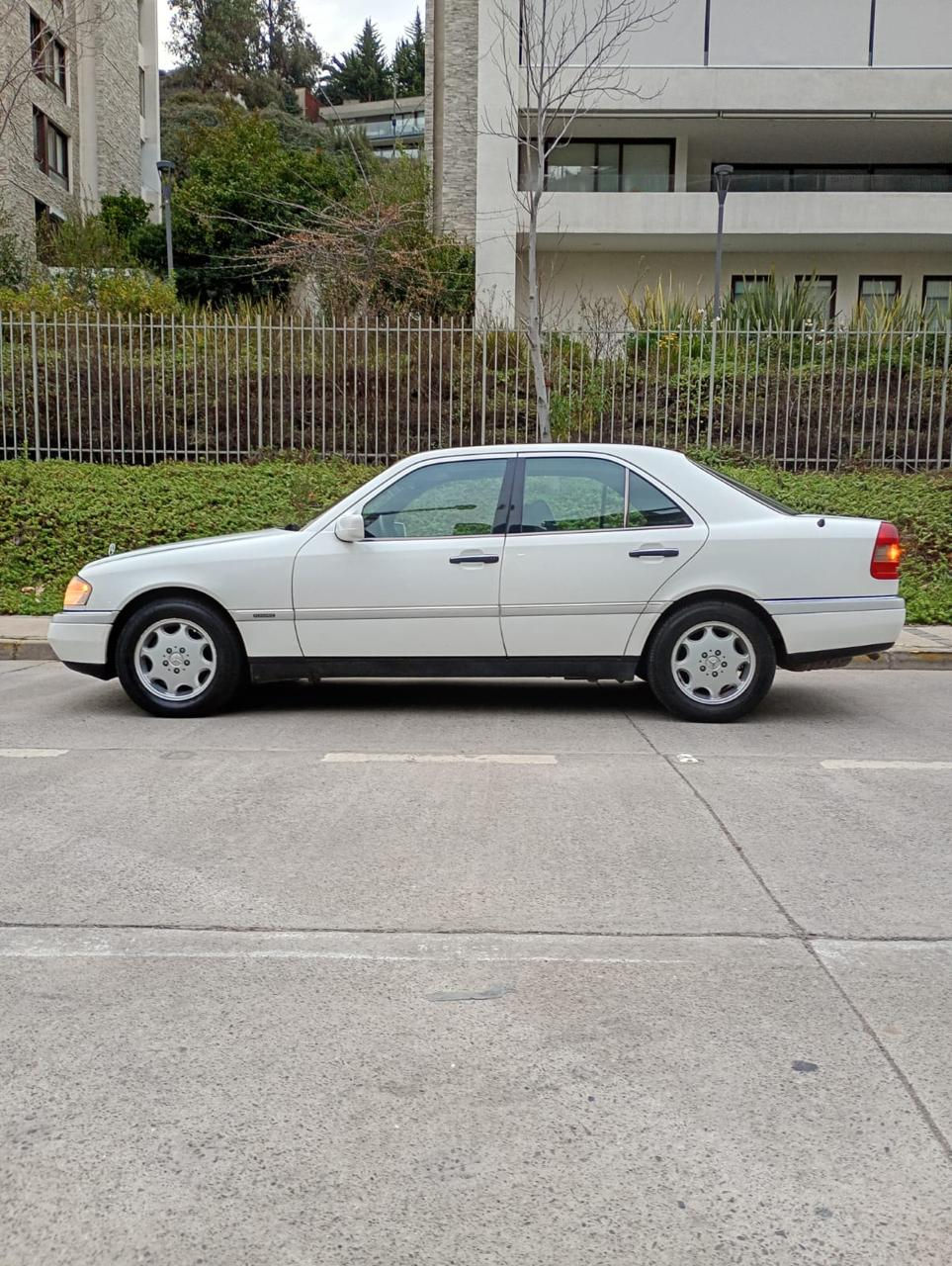 Miniatura: MERCEDES BENZ C280 1995