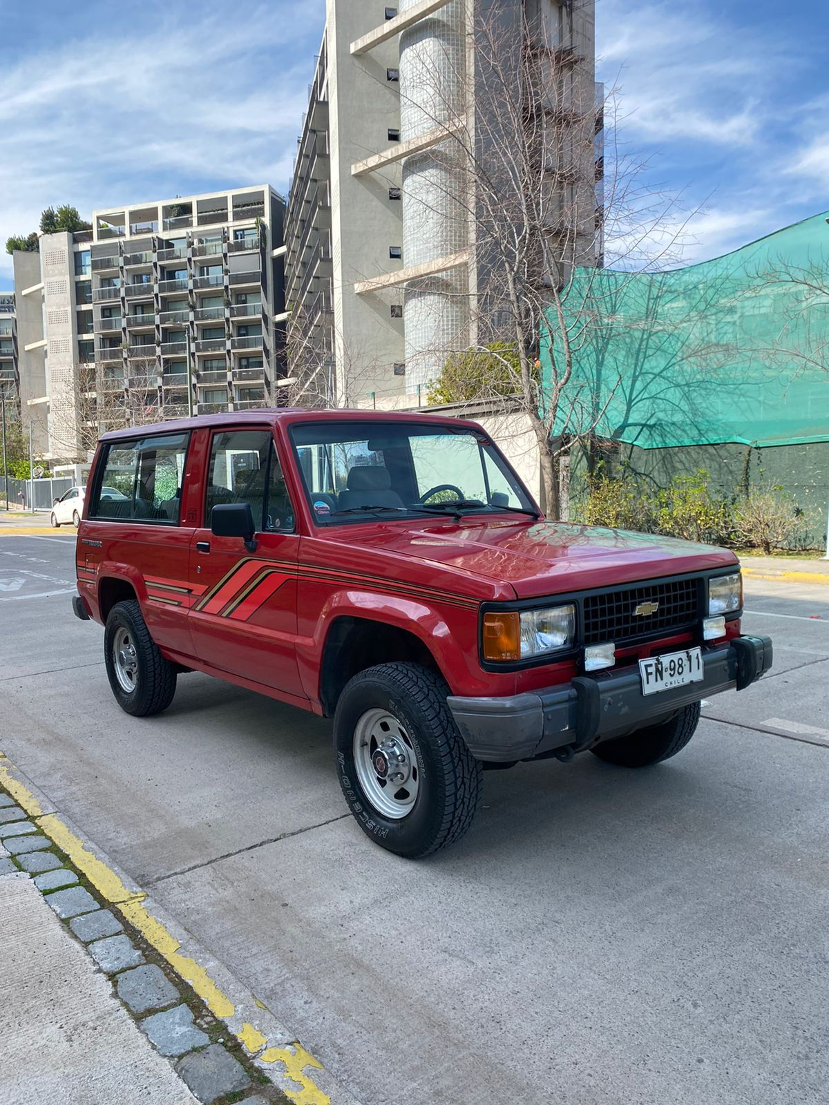 VENDIDO CHEVROLET TROOPER DLX 2.6 1989