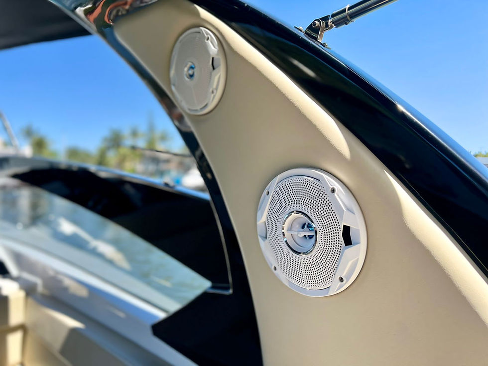 Miniatura: Triton 330 2015