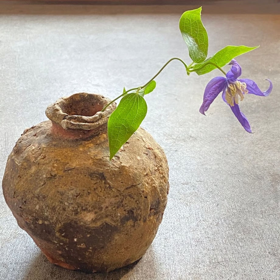 サムネイル： 信楽　谷穹　蹲花器　花入