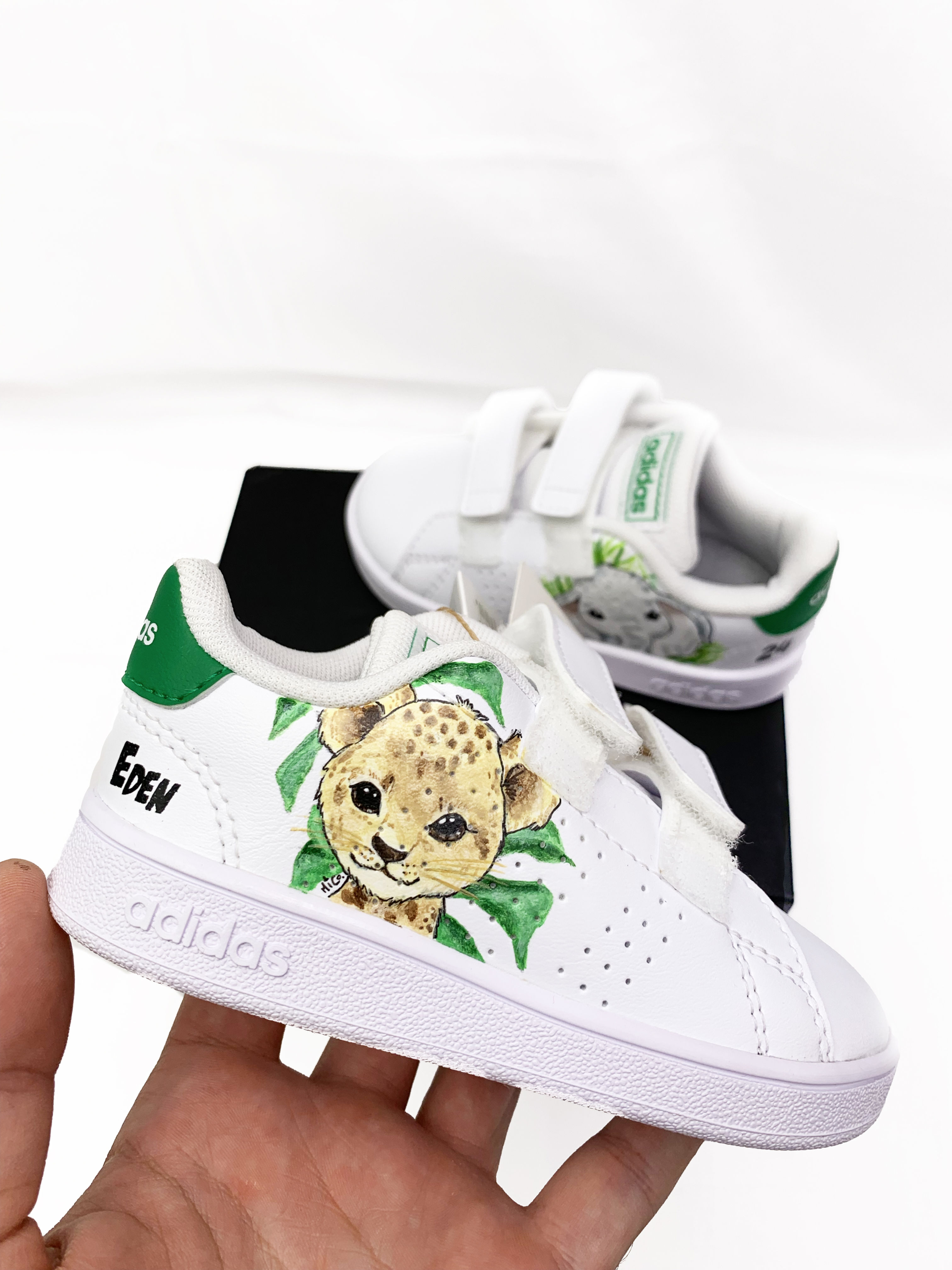 Adidas Advantage - Thème "Animaux de la savane" + Fond Feuille - Enfant