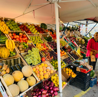 ספינת ירקות בנמל אגינה - כל בוקר טרי
