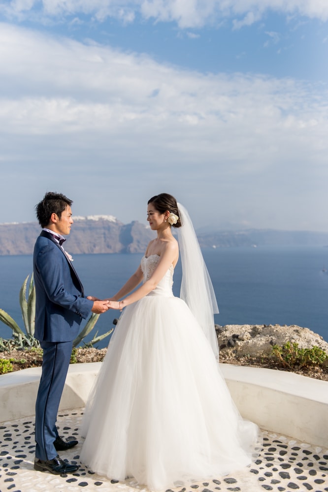 Alluring-wedding-in-santorini-25-min