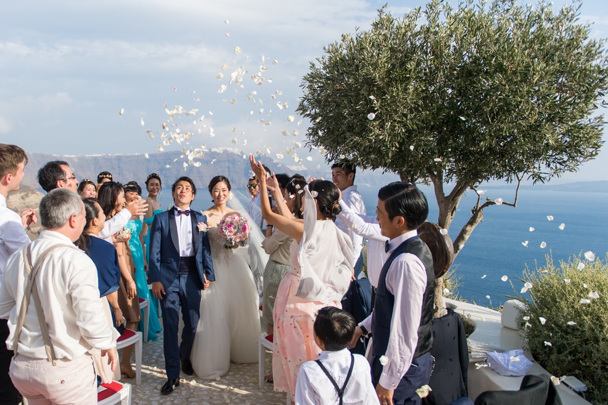 Alluring-wedding-in-santorini-28-min