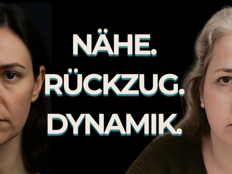 Bildmontage mit zwei Gesichtern, die jeweils halb gezeigt werden – symbolisch für die innere Spannung einer Kümmerer & Vermeider Beziehung. In der Mitte stehen die Worte „Nähe. Rückzug. Dynamik.“ und zeigen die emotionale Bewegung zwischen Bindung und Distanz auf.