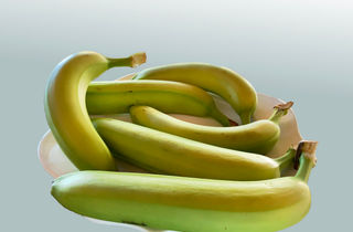 separating bananas keep from ripening