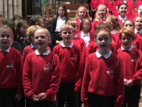 Year 4 sing at Exeter Cathedral