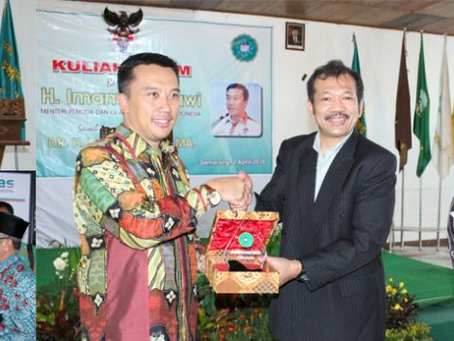 Menpora Ajak Mahasiswa Jadi Pengusaha