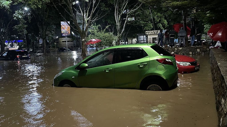 Floods hit yet again in Nairobi on Saturday evening, raising the death toll to 69.Government flags areas prone to floods