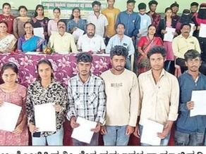 ಪ್ರಸಕ್ತ ಸಾಲಿನಲ್ಲಿ ರಾಜ್ಯಾದ್ಯಂತ 25 ಸಾವಿರಕ್ಕೂ ಹೆಚ್ಚು ವಿದ್ಯಾರ್ಥಿಗಳಿಗೆ ಶ್ರೀ ಕ್ಷೇತ್ರ ಧರ್ಮಸ್ಥಳ ಗ್ರಾಮಾಭಿವೃದ್ಧಿ ಯೋಜನೆಯ ಸುಜ್ಞಾನ ನಿಧಿ ಯೋಜನೆಯಡಿ ಶಿಷ್ಯ ವೇತನ ನೀಡಲಾಗುತ್ತಿದೆ ಎಂದು ಯೋಜನೆಯ ಜಿಲ್ಲಾ ಯೋಜನಾಧಿಕಾರಿ ಮಮತಾರಾವ್ ತಿಳ