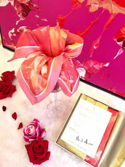 VA VA VOOM X 藝術家 張子晴 聯名限量藝術精品絲巾