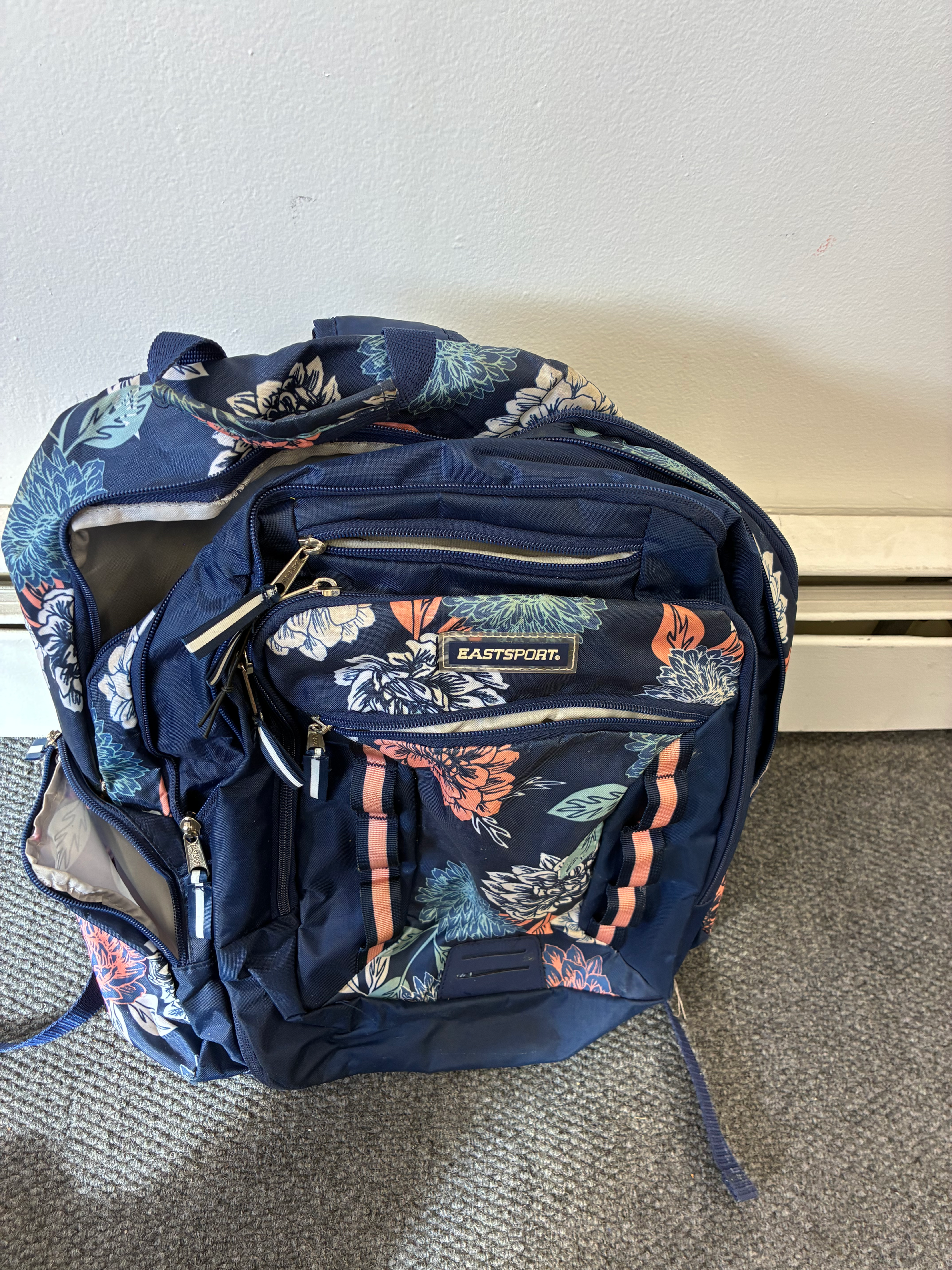 Eastsport Floral Backpack – Multi-Pock