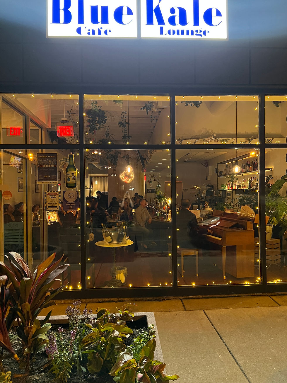 Cocktail Lounge with Live Music
