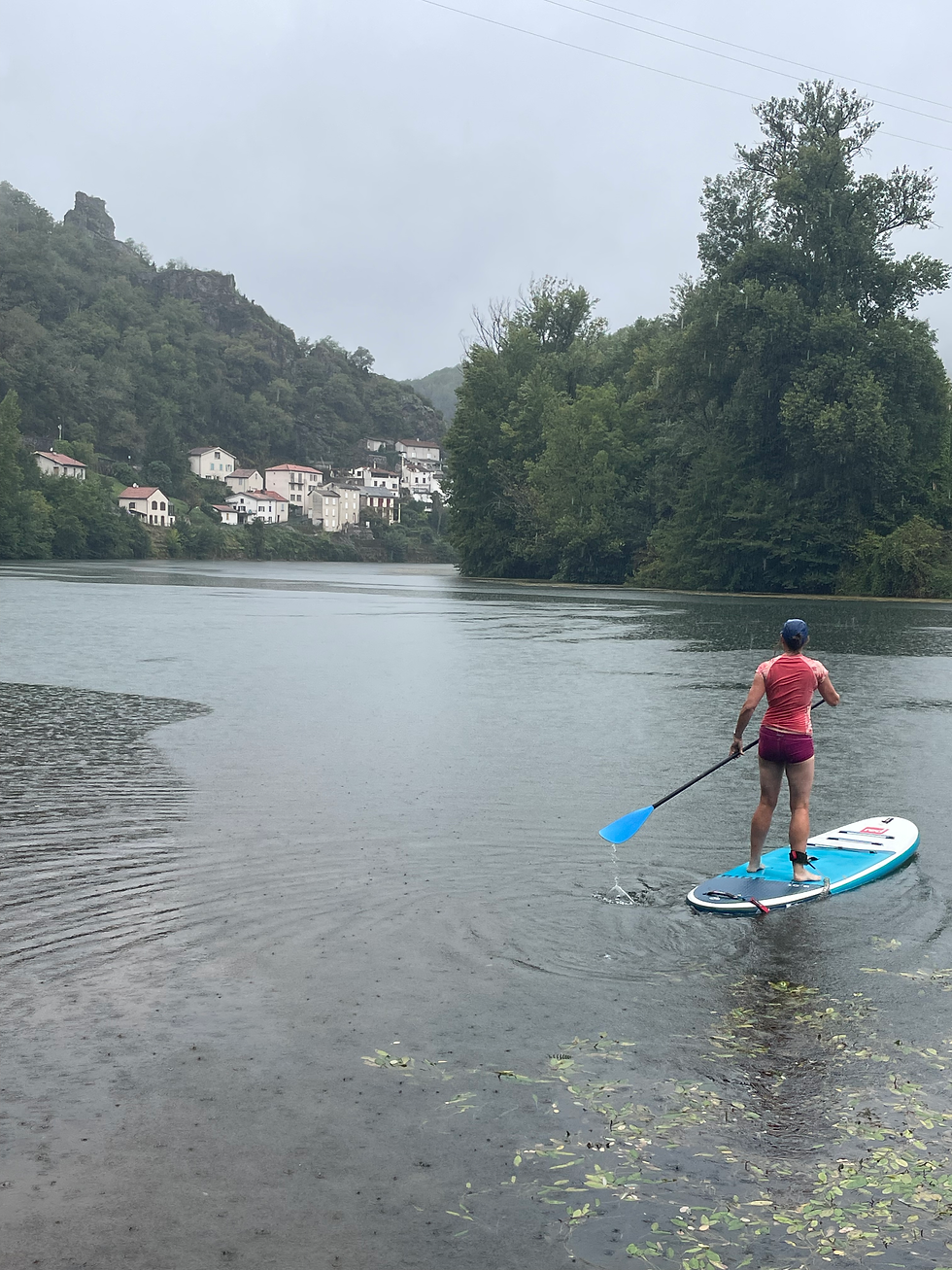 The LOt FRance paddleboarding