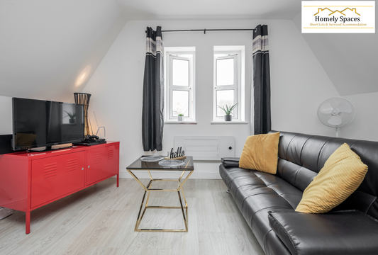 Homely Spaces Short Lets _ Serviced Accommodation BEDFORD MILTON KEYNES Apartments Holiday