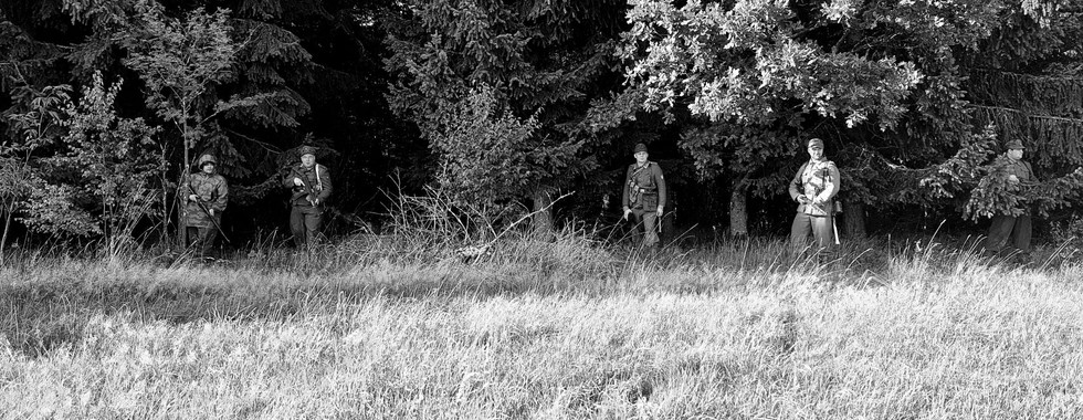 Gruppe 1 z Jäg.Rgt. 228 úspěšně pročesala les.