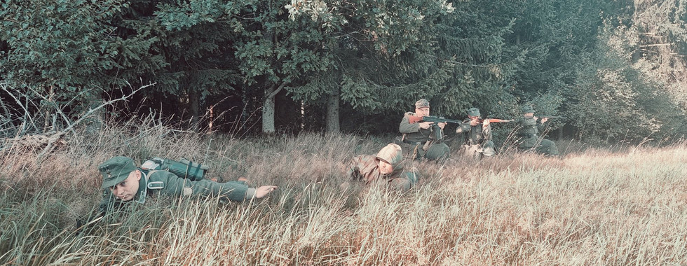 Hinlegen! Gruppe 1 z Jäg.Rgt. 228 vidí nepřítele.