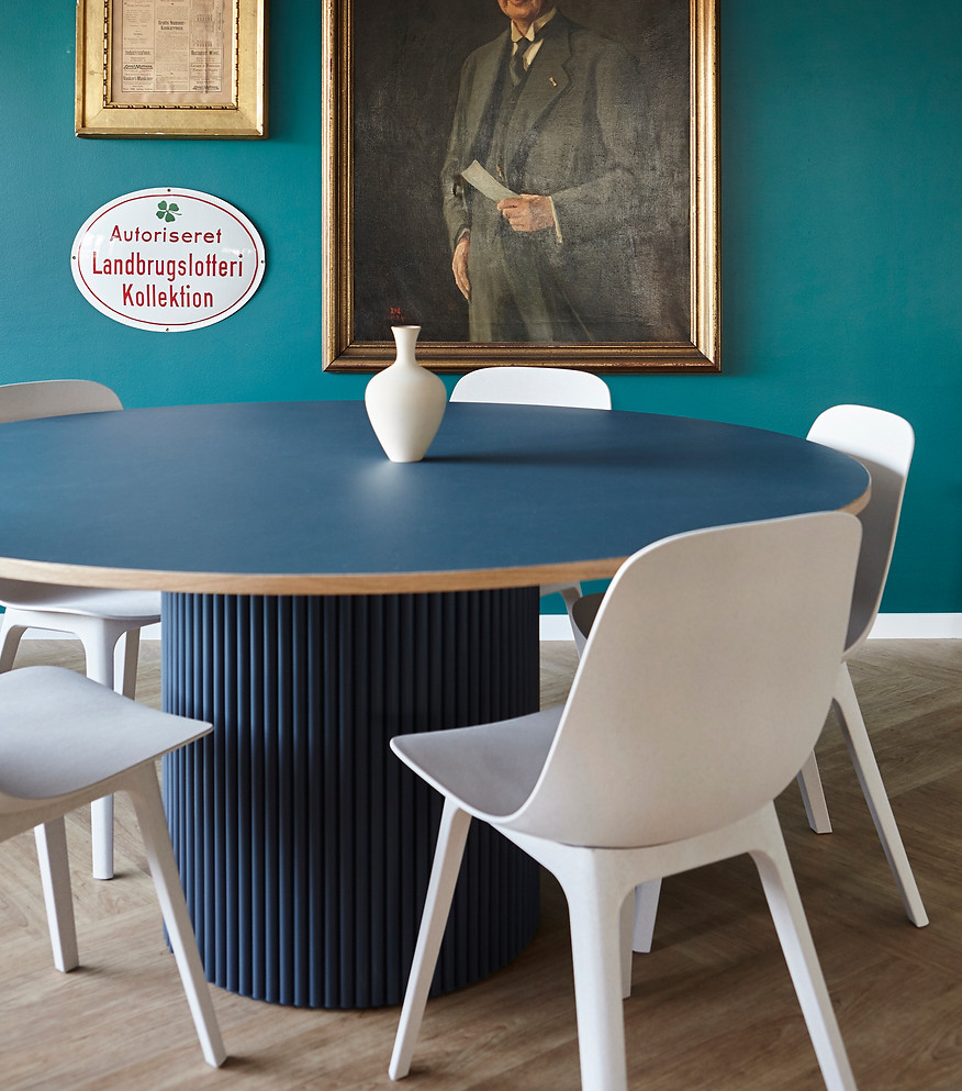 Kontorindretning med nyt liv og indrettet med respekt for huset og de fine tidstypiske detaljer