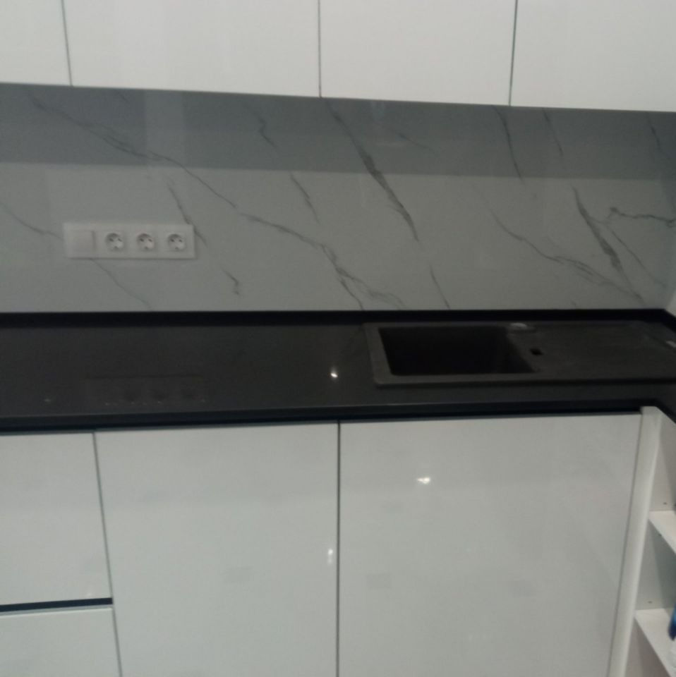 Миниатюра: Кухонная столешница из искусственного камня Атем Antracita 1119