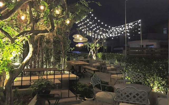 romantic coffee shops in Saigon