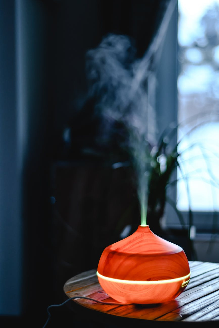 diffuser - smoke with essential oils