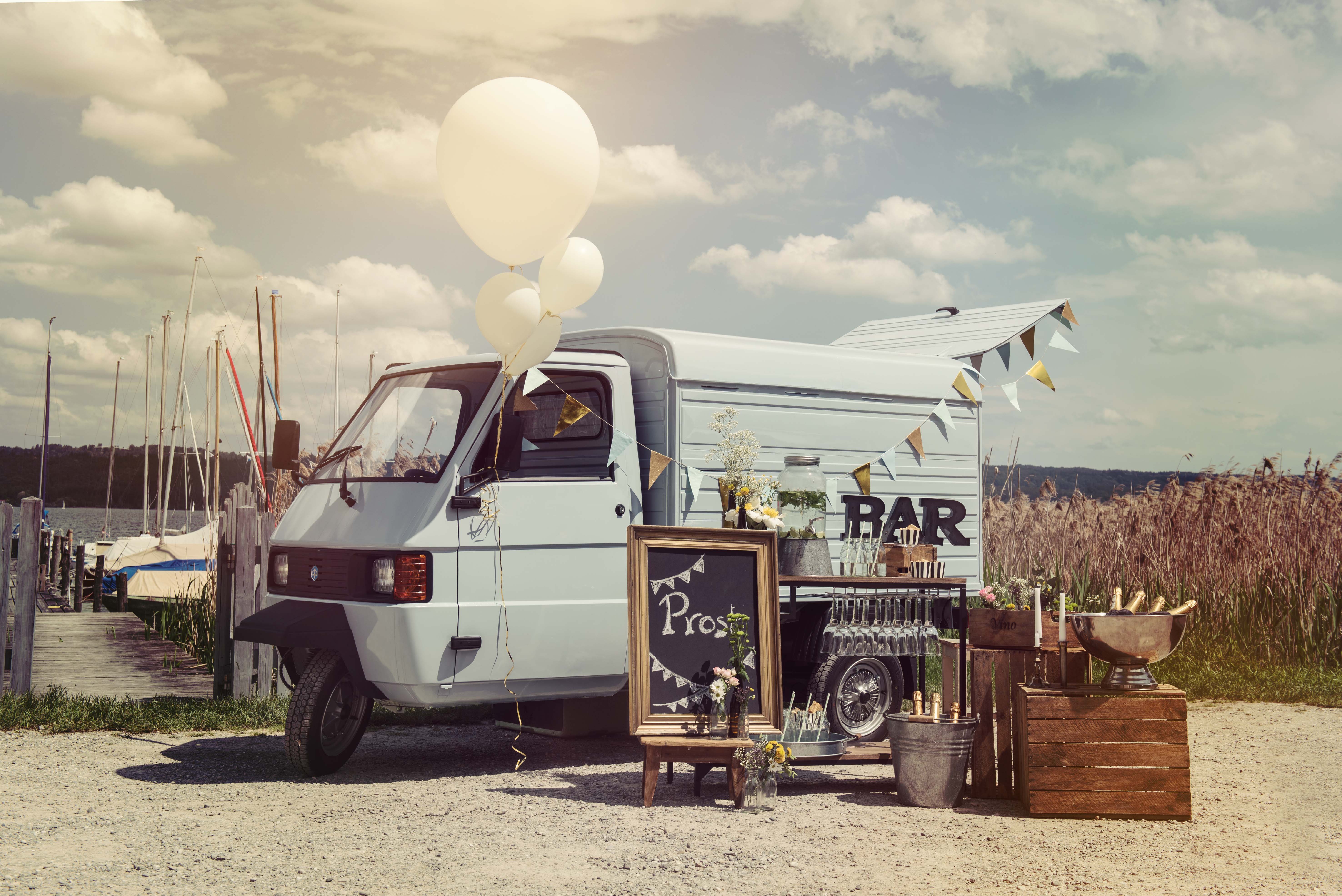 Food Truck und mobile Bar für Hochzeit Food Truck und mobile Bar für Hochzeit