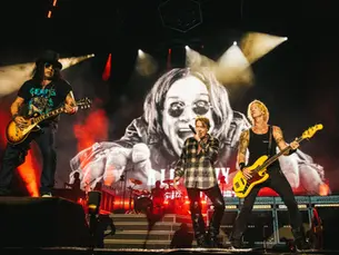 Welcome To North America! Guns N’ Roses Kick It Off With EPIC Show In Raleigh, NC 