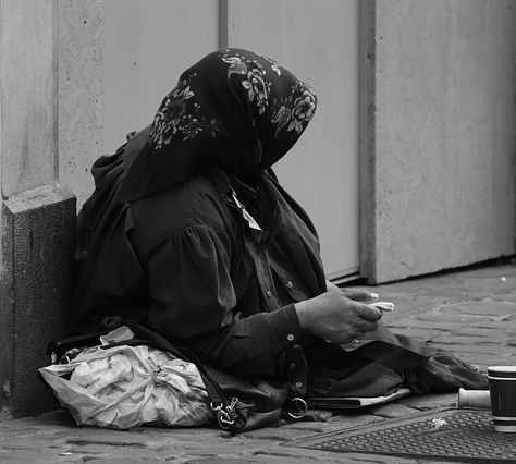 La Bibbia di pietra non accoglie più. La crisi dei sans-papiers in Francia