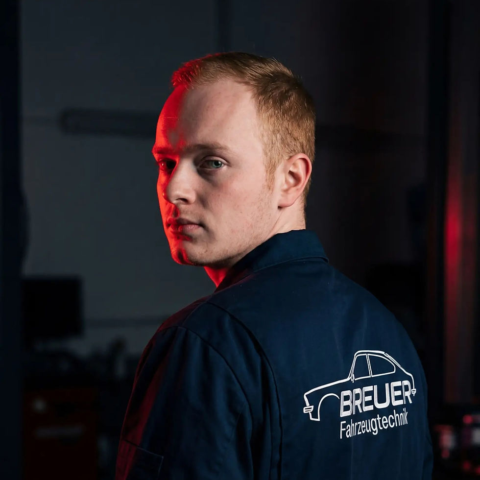 Max Portrait Quadrat.jpg