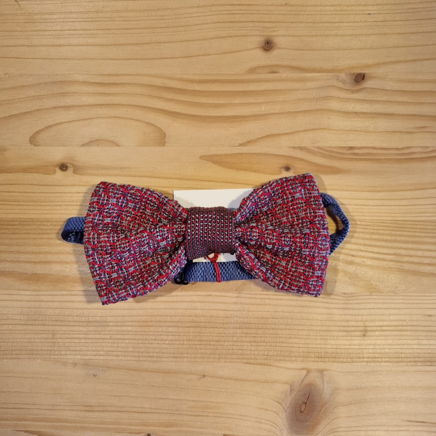 Papillon tessuto al telaio