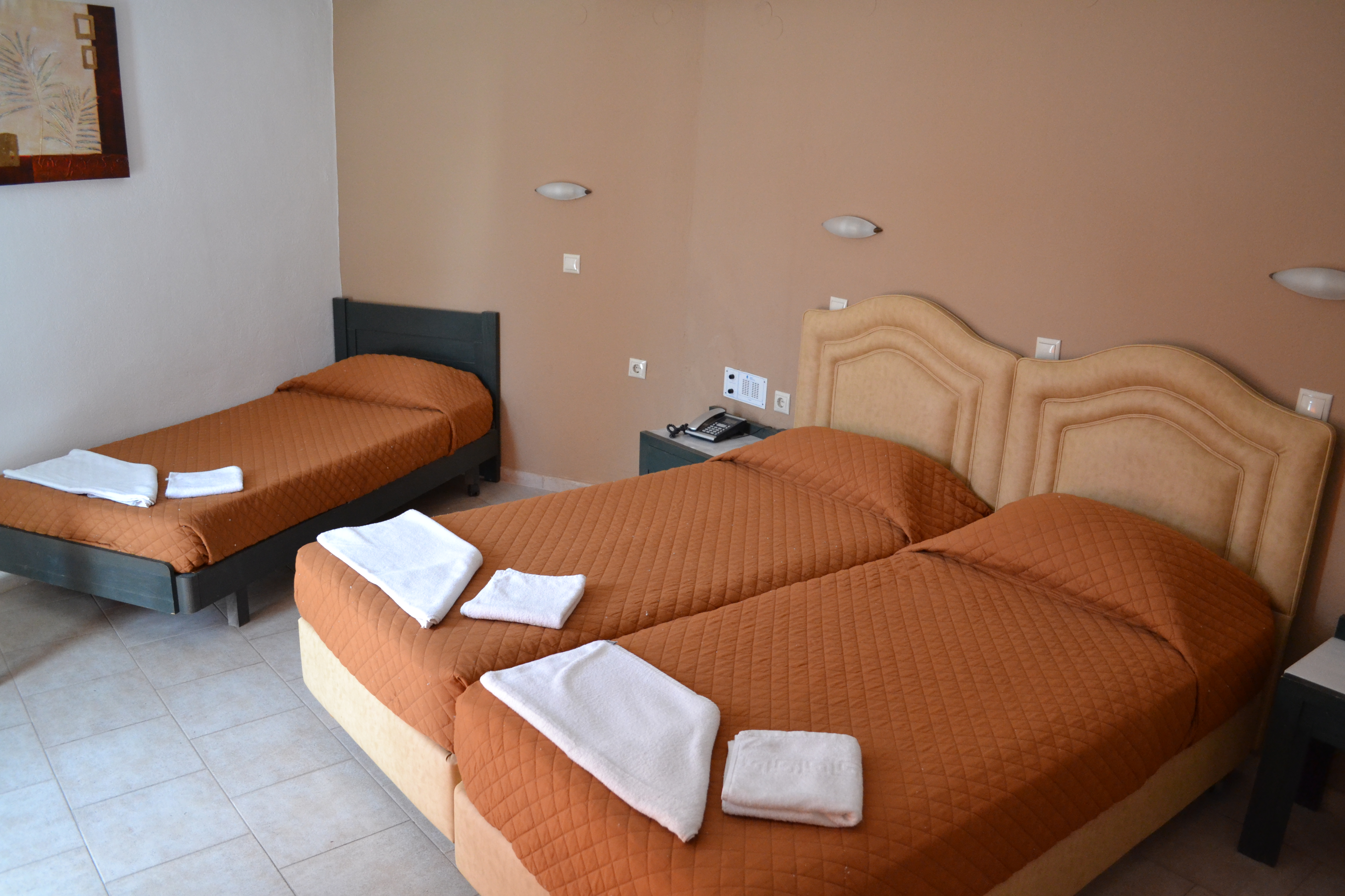 Standard triple room