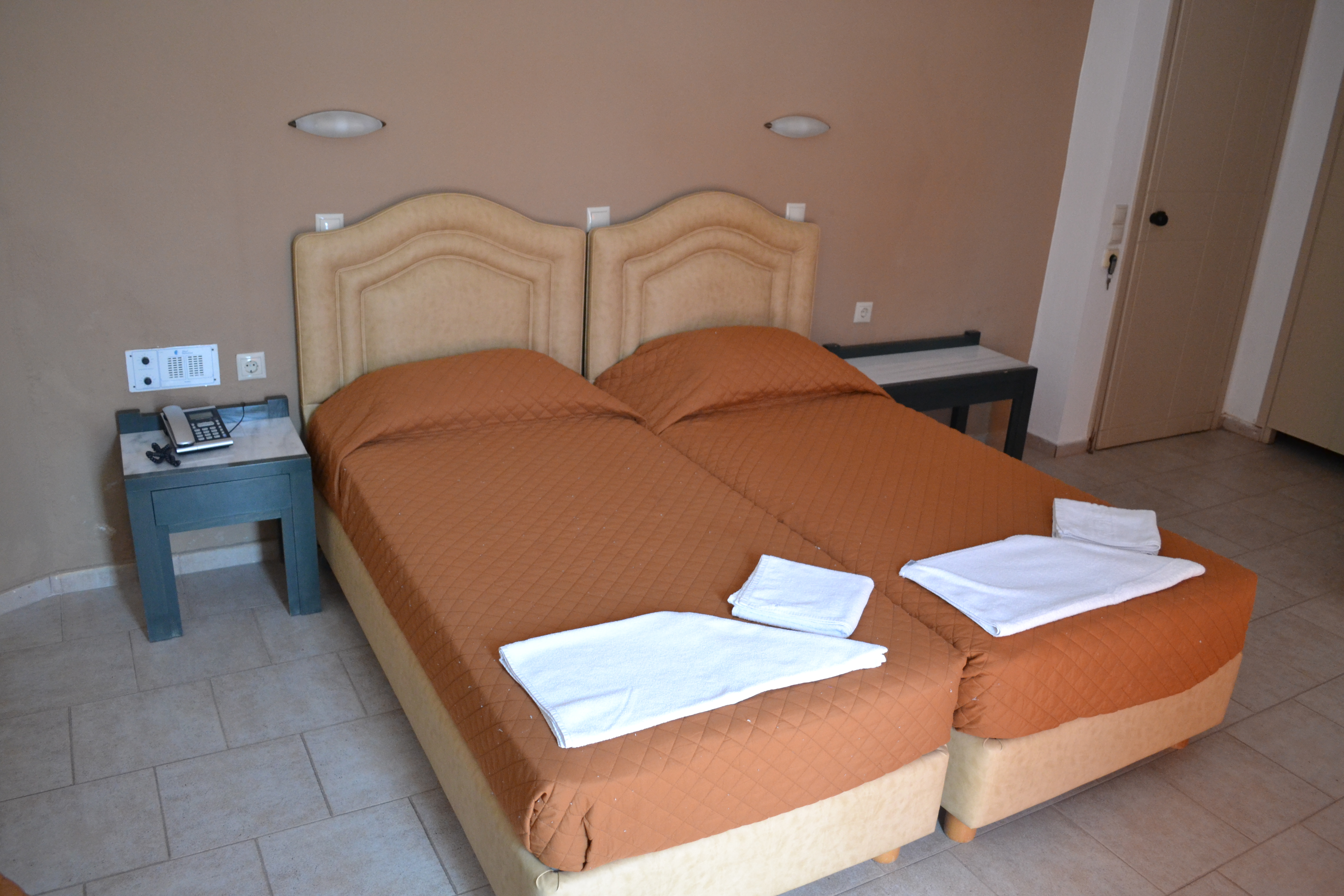 Standard triple room