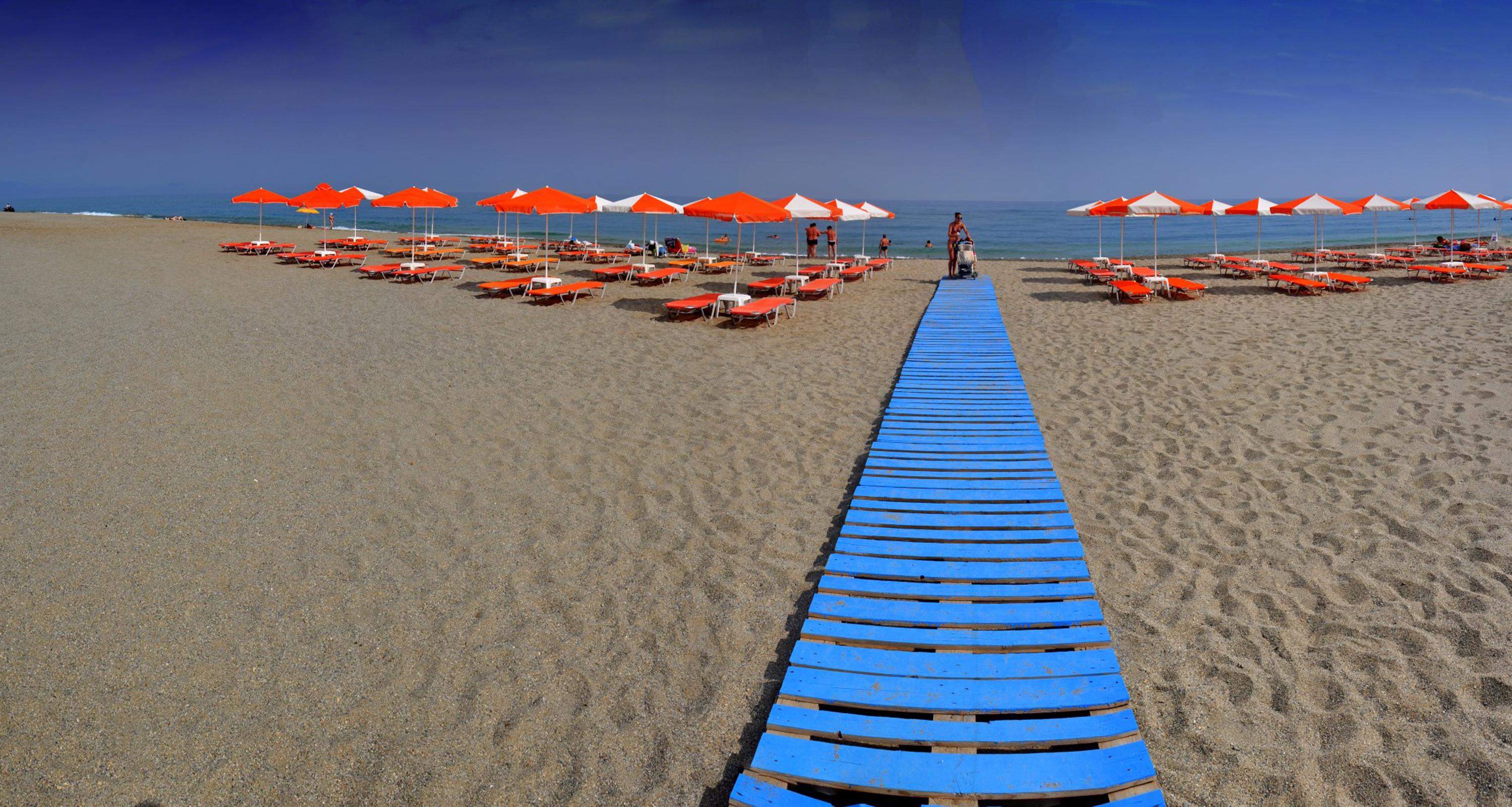 Adelianos kampos beach
