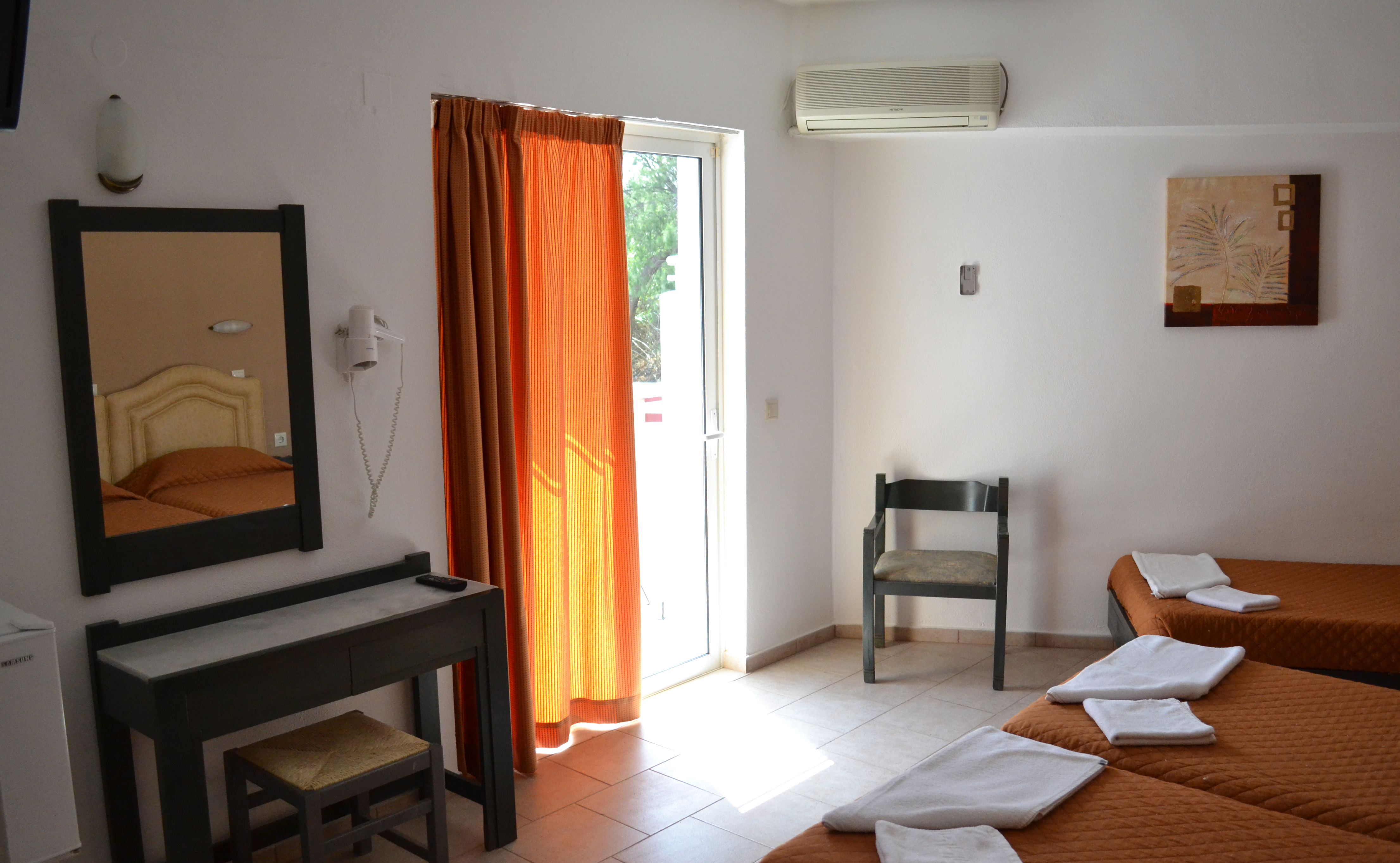 Standard triple room