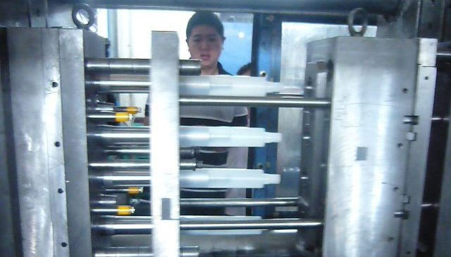 How to shorten the time in the plastic mold trial