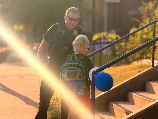 Shawnee Officer Brings a Little Extra Good to Mornings at Horace Mann Elementary