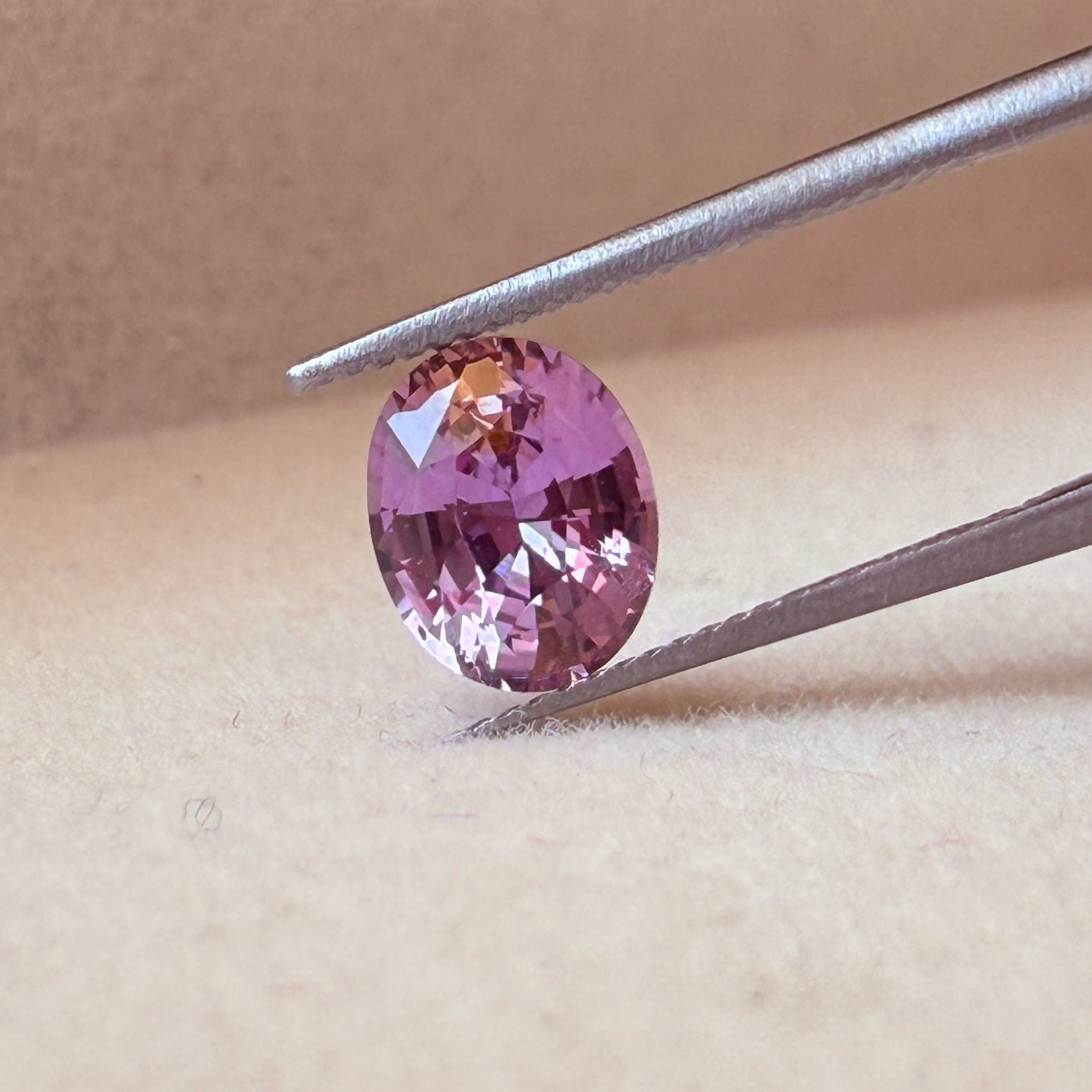 1.13 ct BI Colour (PINK/YELLOW) Oval Natural Unheated Ceylon Sapphire Inc. Cert