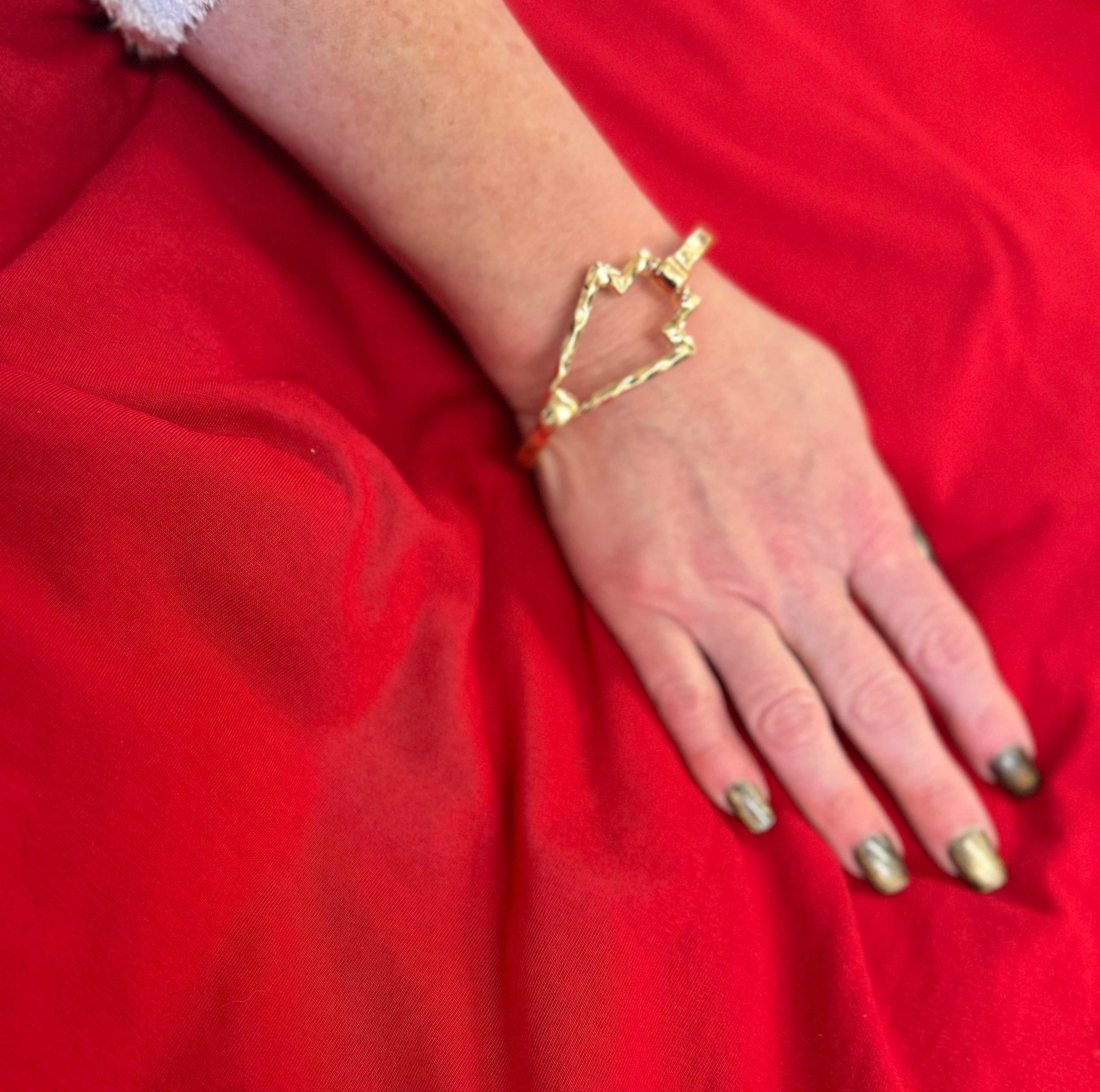 Sleek Gold Arrowhead Cuff Bracelet Matte Finish