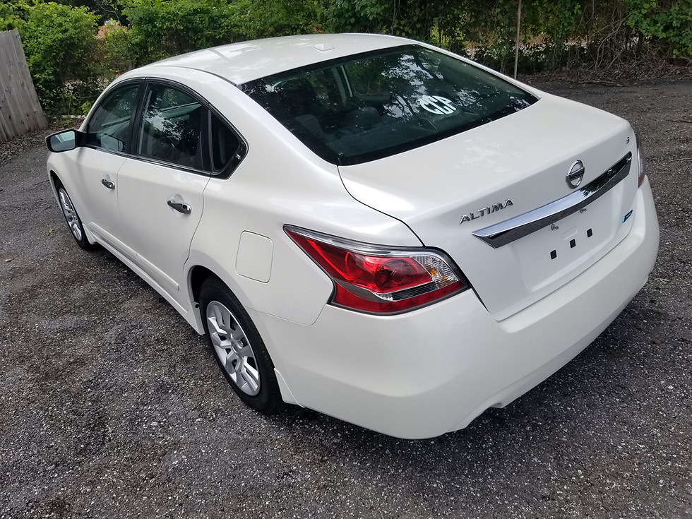 Thumbnail: 14 Nissan Altima S