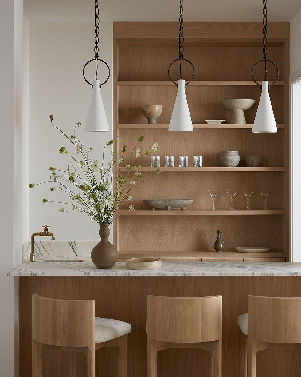 simple interior design, minimal home design, living room inspiration, living room lighting, interior design inspiration , apartment inspiration, modern interior design, modern organic interiors, minimalist home design, simple interior for bedroom, simple interiors, earthy interiors