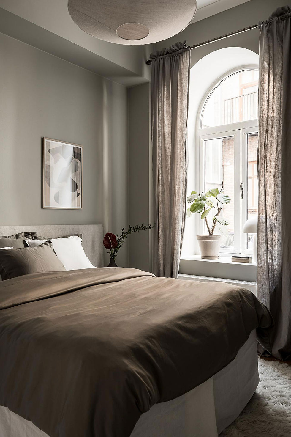 scandinavian bedroom, scandi bedroom, modern organic bedroom, modern cosy bedroom neutral, modern scandinavian bedroom, scandinavain interior bedroom, neutural bedroom, cosy bedroom, japandi bedroom