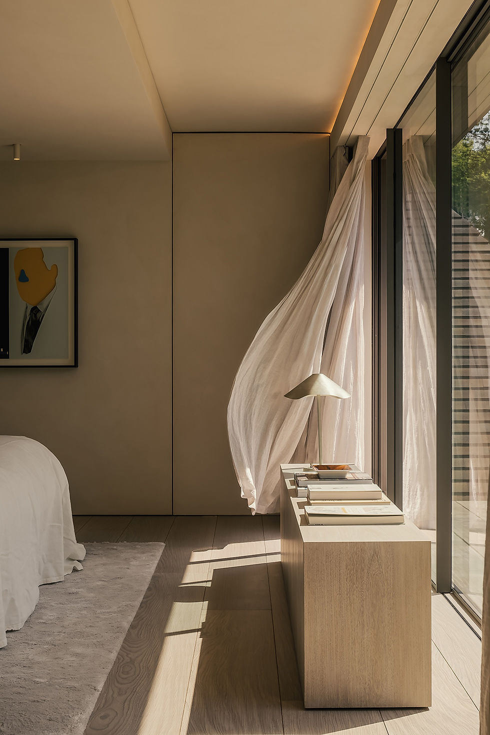simple interior design, minimal home design, living room inspiration, living room lighting, interior design inspiration , apartment inspiration, modern interior design, modern organic interiors, minimalist home design, simple interior for bedroom, simple interiors, earthy interiors