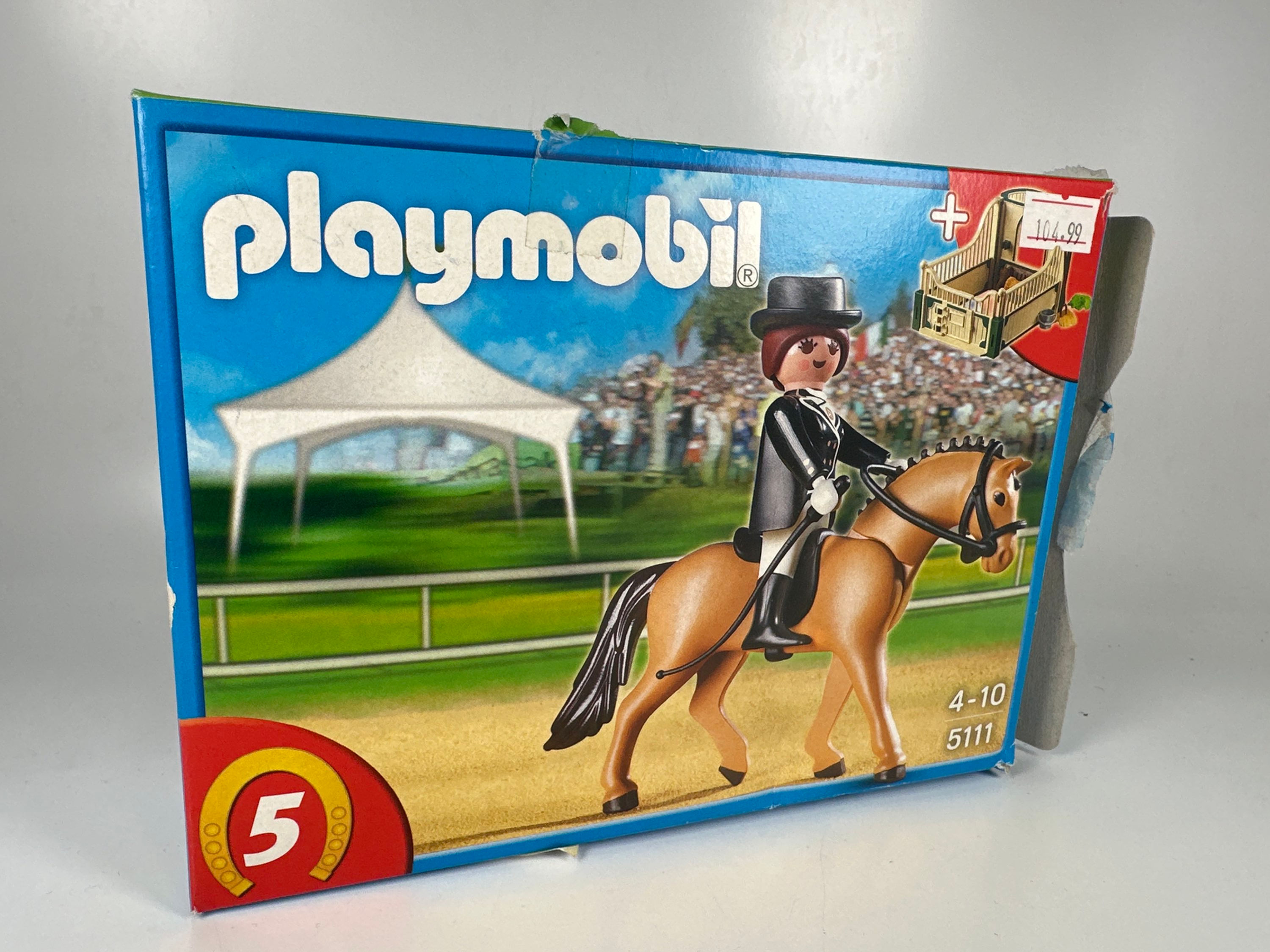 פליימוביל 5111 סוס ספורט גרמני עם רוכב דרסאז' ואורווה