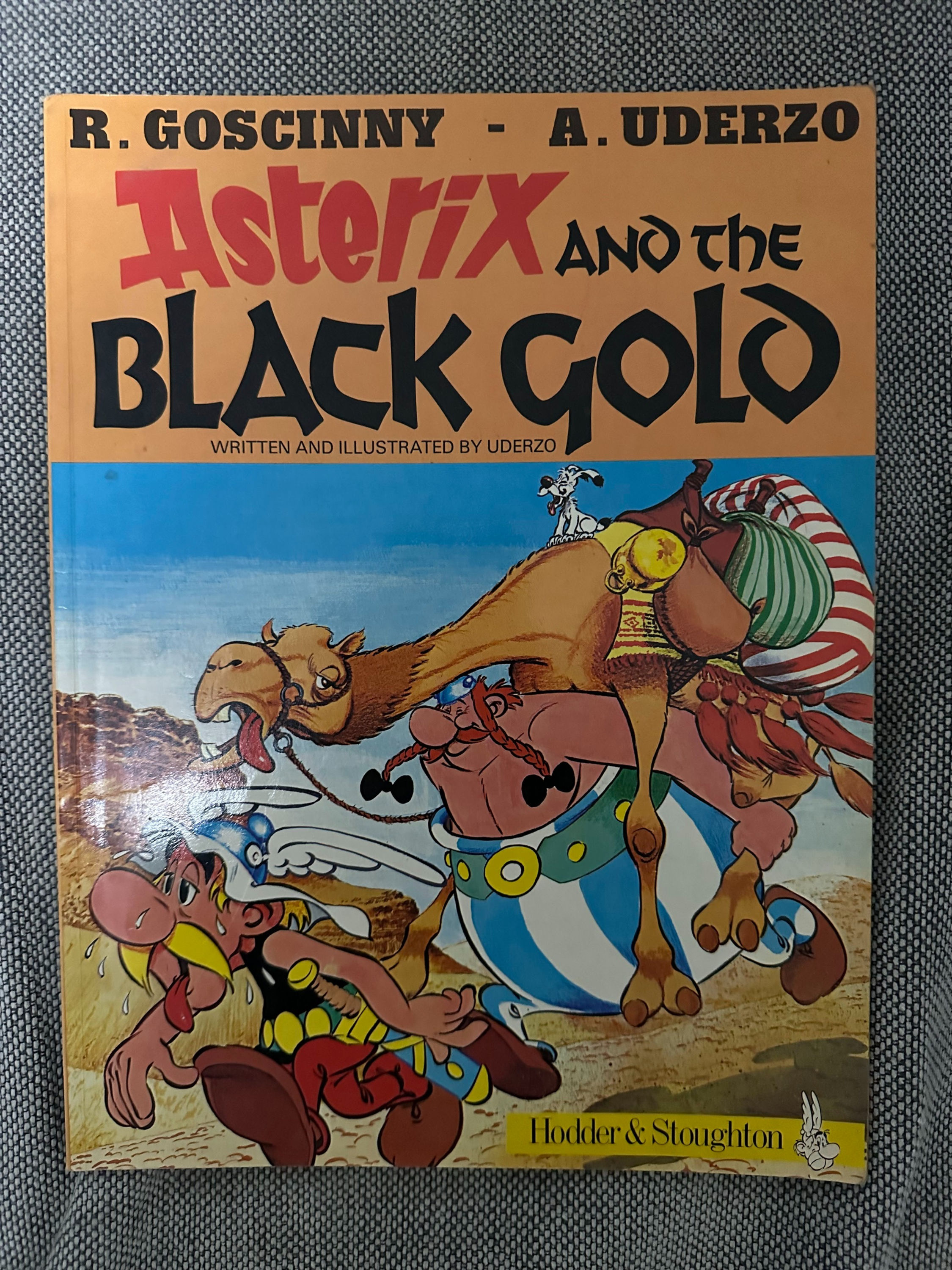 Asterix and the Black Gold מאת Goscinny & Uderzo