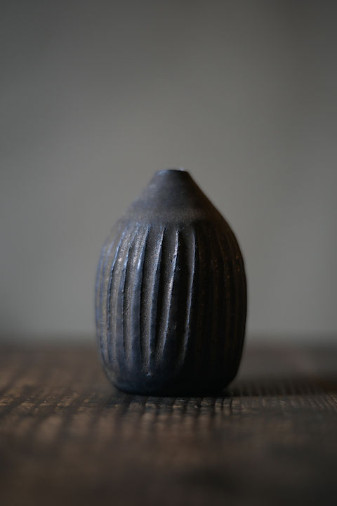Wanosabi Online Store | 鉄錆鎬花入れRidged Iron Rust Flower Holder S